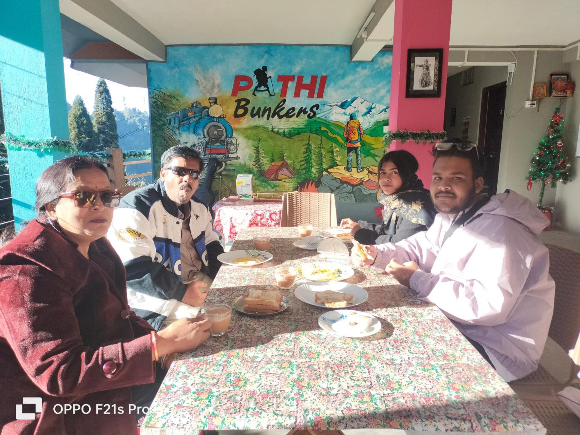 Pathi Bunkers Hostel Darjeeling  Buitenkant foto