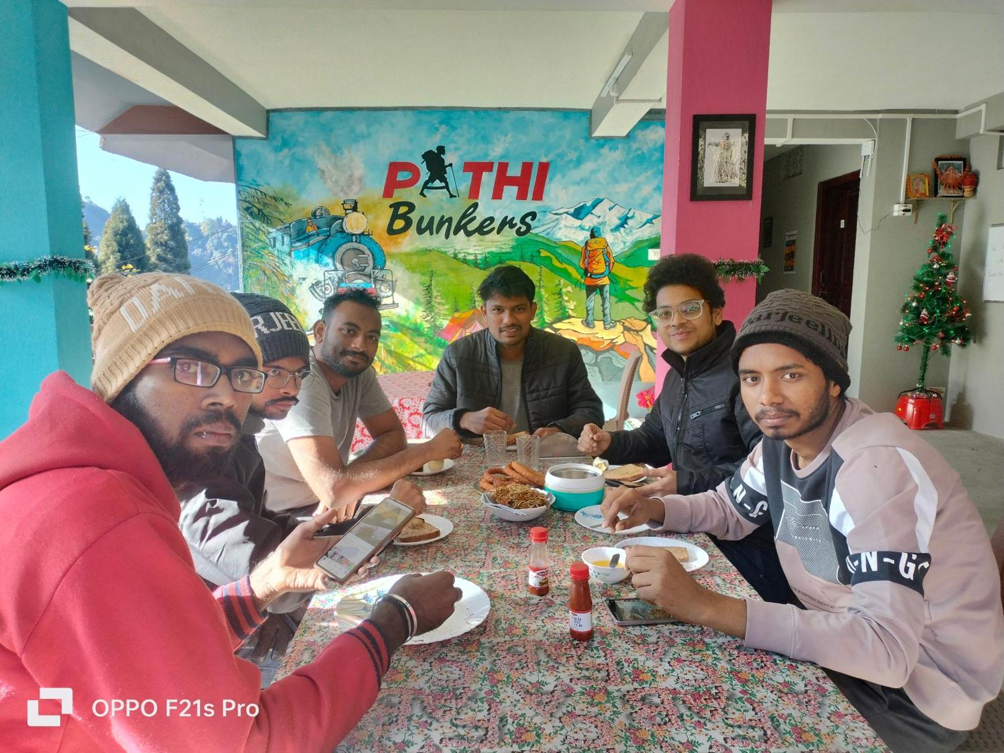 Pathi Bunkers Hostel Darjeeling  Buitenkant foto