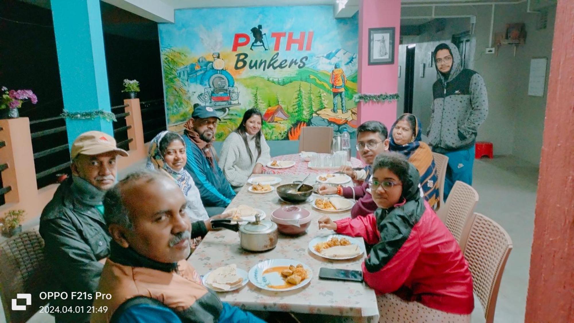 Pathi Bunkers Hostel Darjeeling  Buitenkant foto